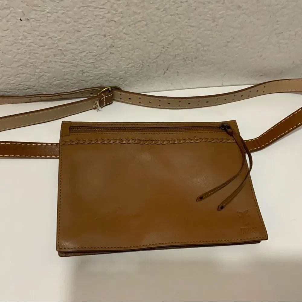 New Β FRYE Leather Zip Clutch Slide Pouch Belt Bag with removableβbelt $218